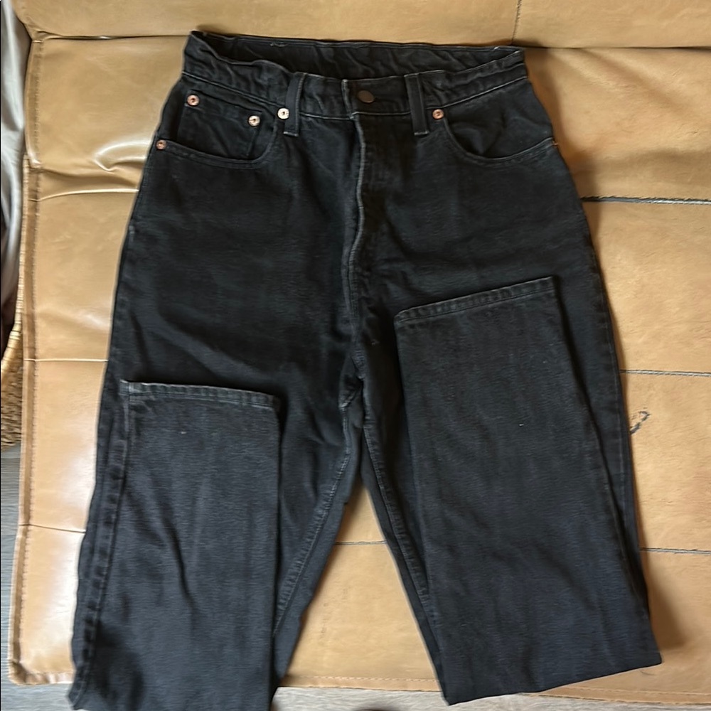 Vintage high waisted Levis mom Jeans.